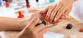 Маникюр и педикюр — важные услуги для женщин!